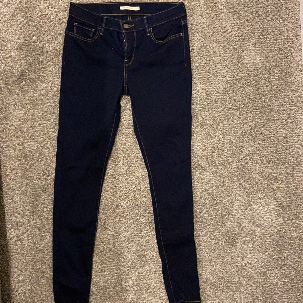 Levi’s dark wash skinny jeans